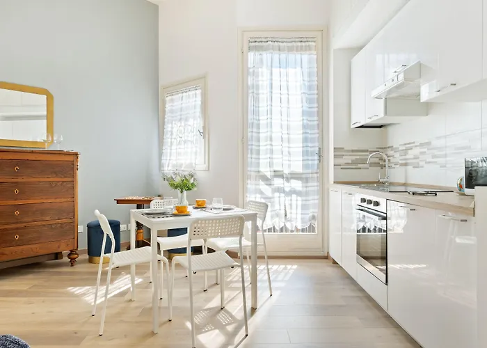 Parco Della Montagnola & Stazione بولونيا